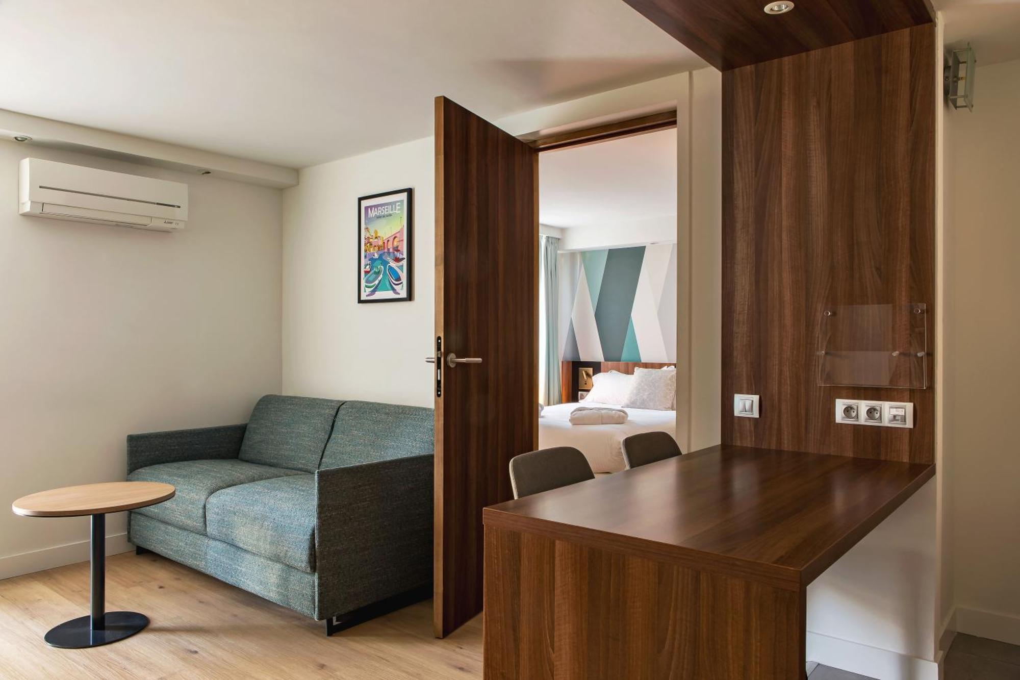 Holiday Inn - Marseille Airport By Ihg Vitrolles  Bagian luar foto