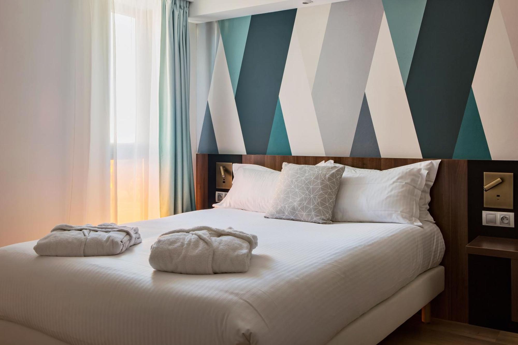 Holiday Inn - Marseille Airport By Ihg Vitrolles  Bagian luar foto