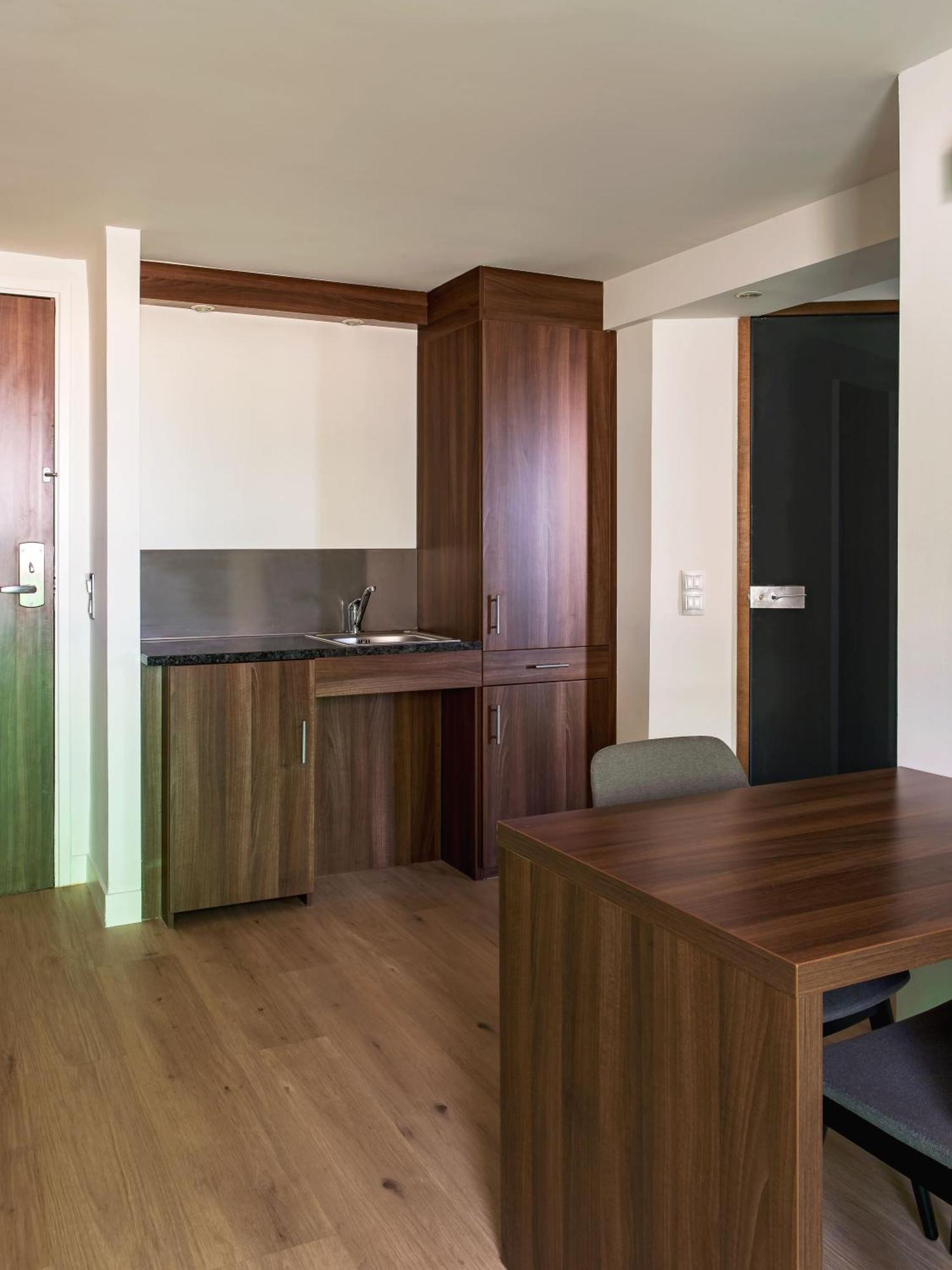 Holiday Inn - Marseille Airport By Ihg Vitrolles  Bagian luar foto