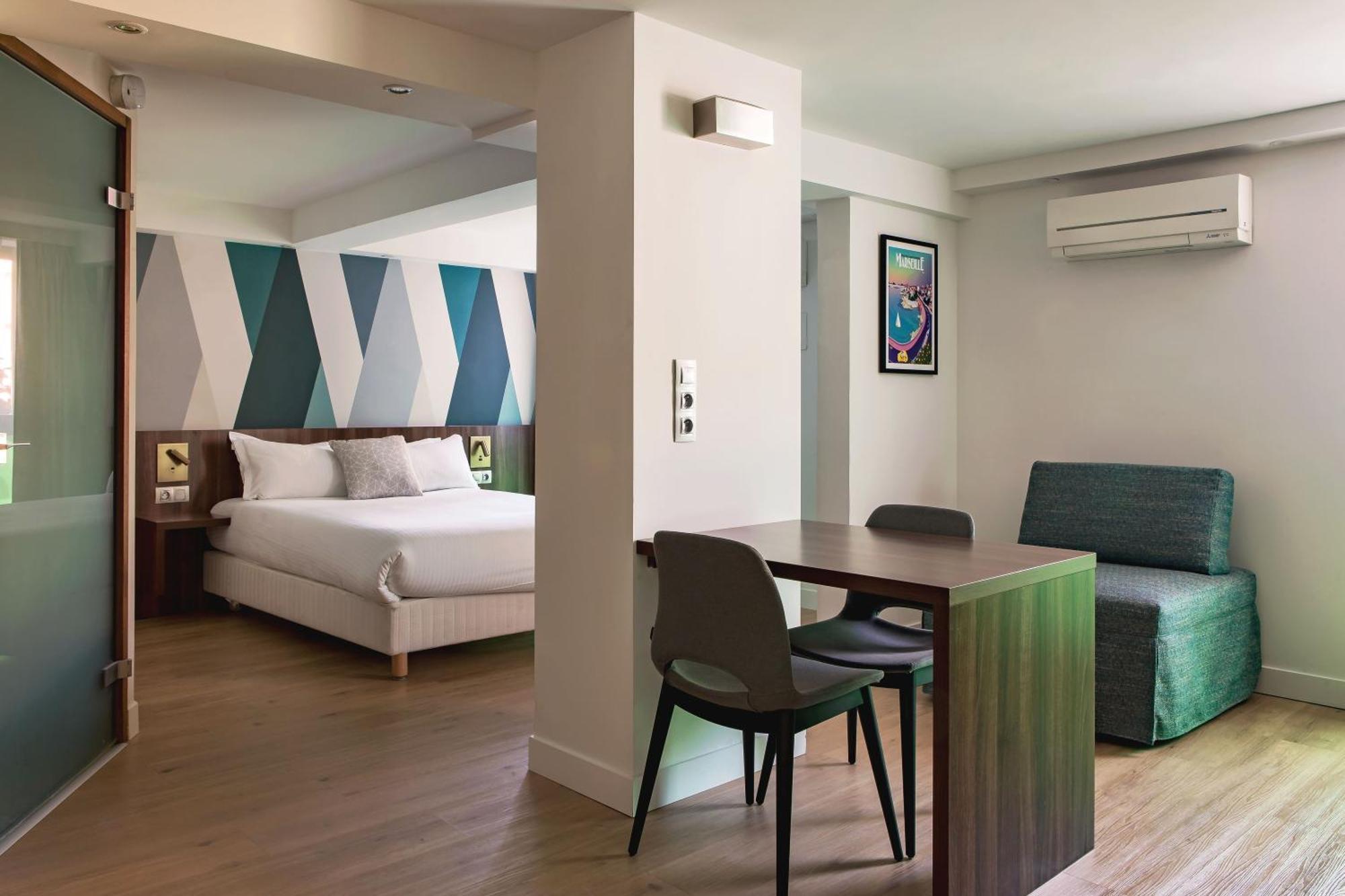 Holiday Inn - Marseille Airport By Ihg Vitrolles  Bagian luar foto
