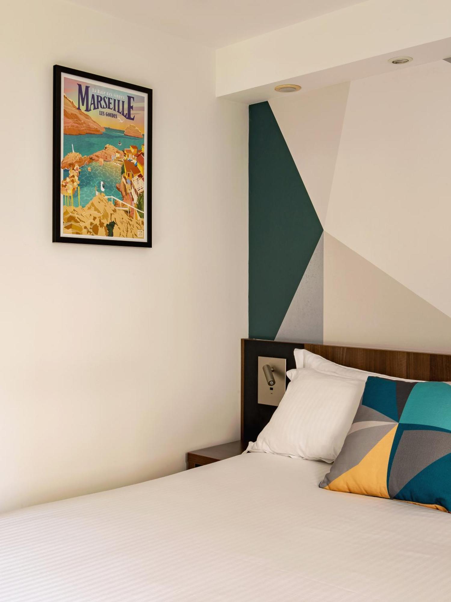 Holiday Inn - Marseille Airport By Ihg Vitrolles  Bagian luar foto