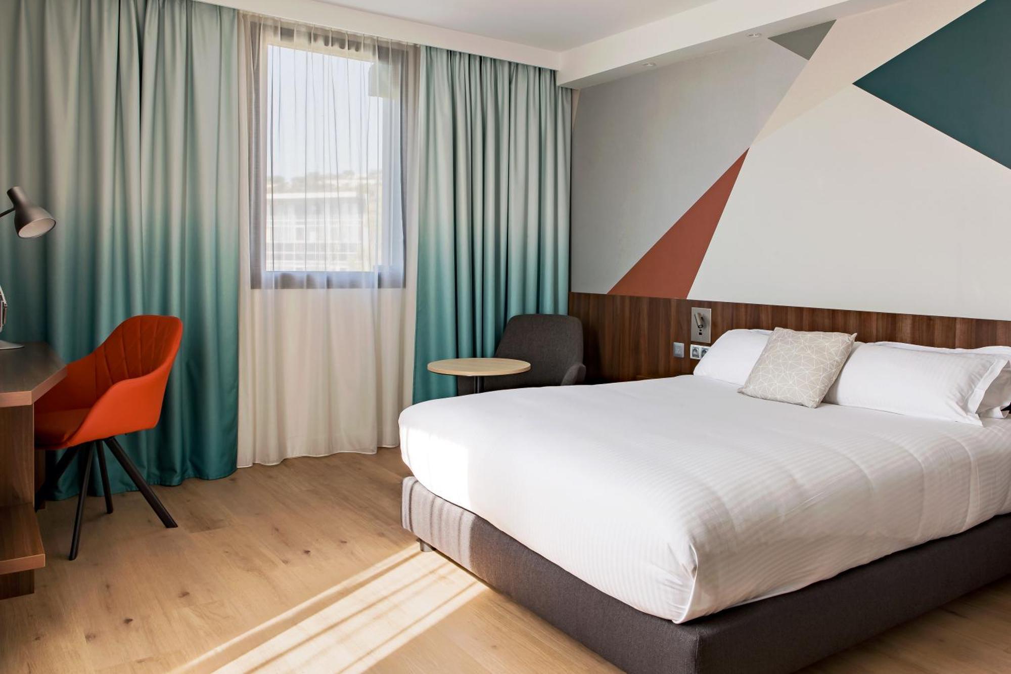 Holiday Inn - Marseille Airport By Ihg Vitrolles  Bagian luar foto