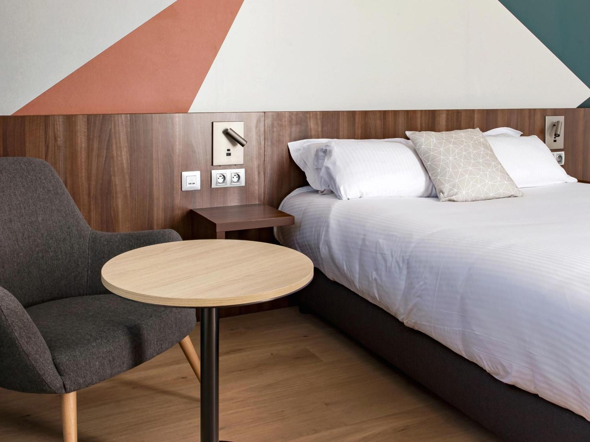 Holiday Inn - Marseille Airport By Ihg Vitrolles  Bagian luar foto