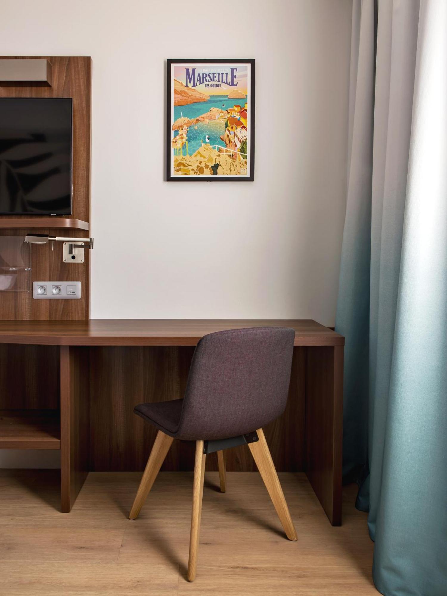 Holiday Inn - Marseille Airport By Ihg Vitrolles  Bagian luar foto