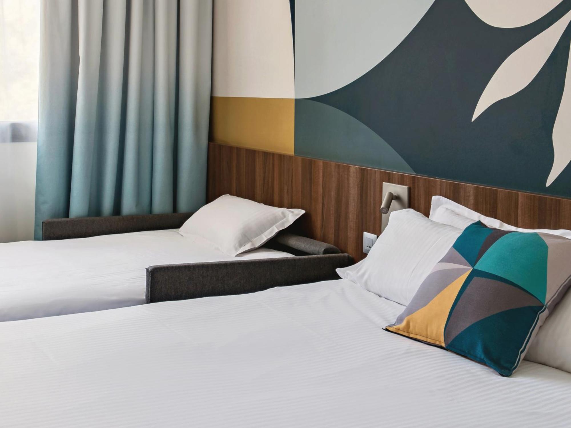 Holiday Inn - Marseille Airport By Ihg Vitrolles  Bagian luar foto