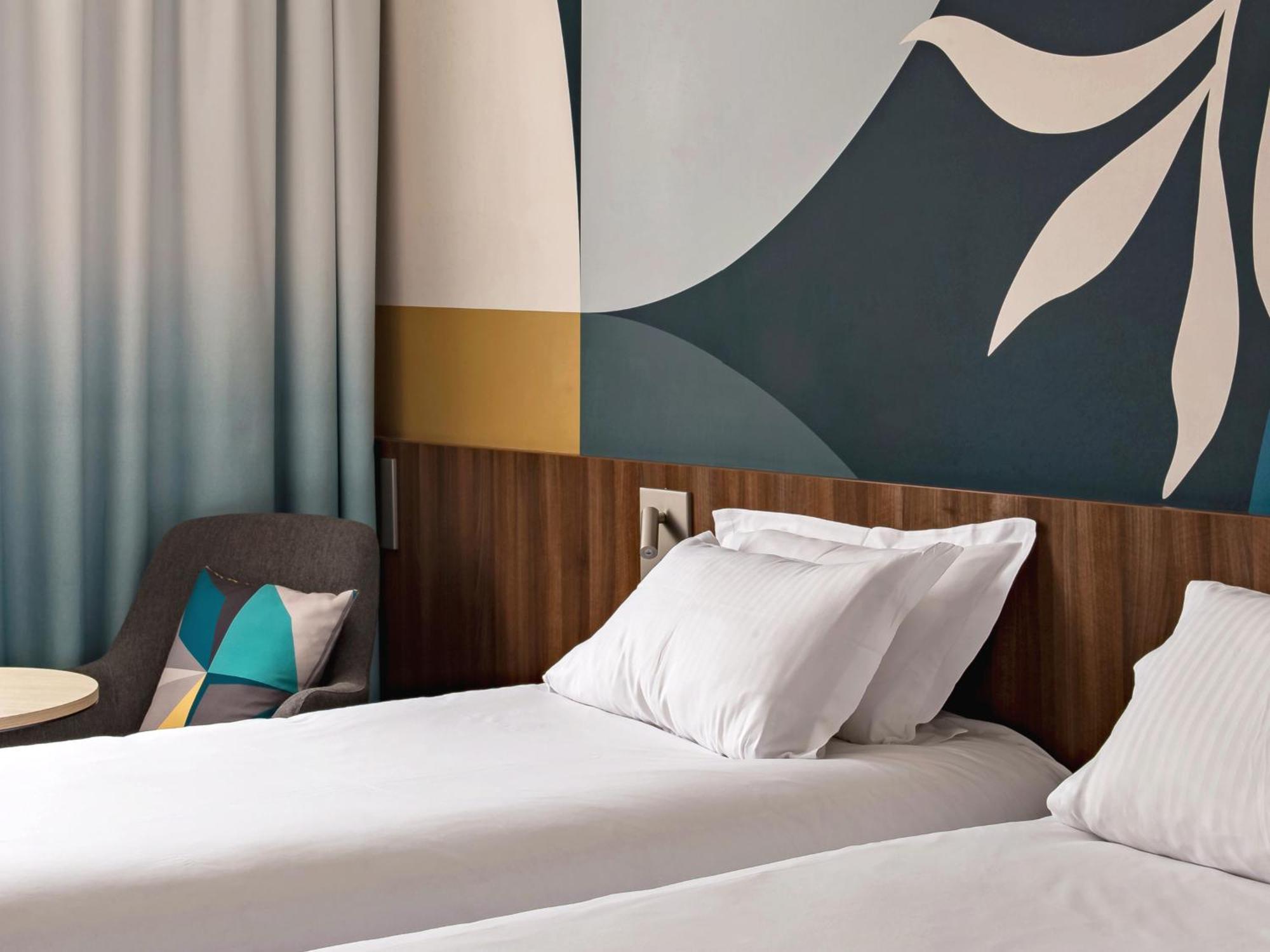 Holiday Inn - Marseille Airport By Ihg Vitrolles  Bagian luar foto
