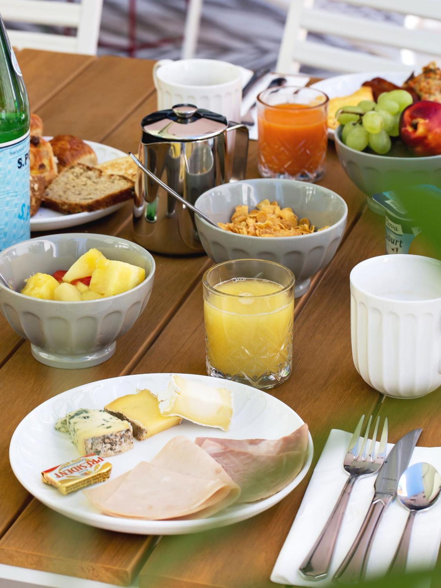 Holiday Inn - Marseille Airport By Ihg Vitrolles  Bagian luar foto