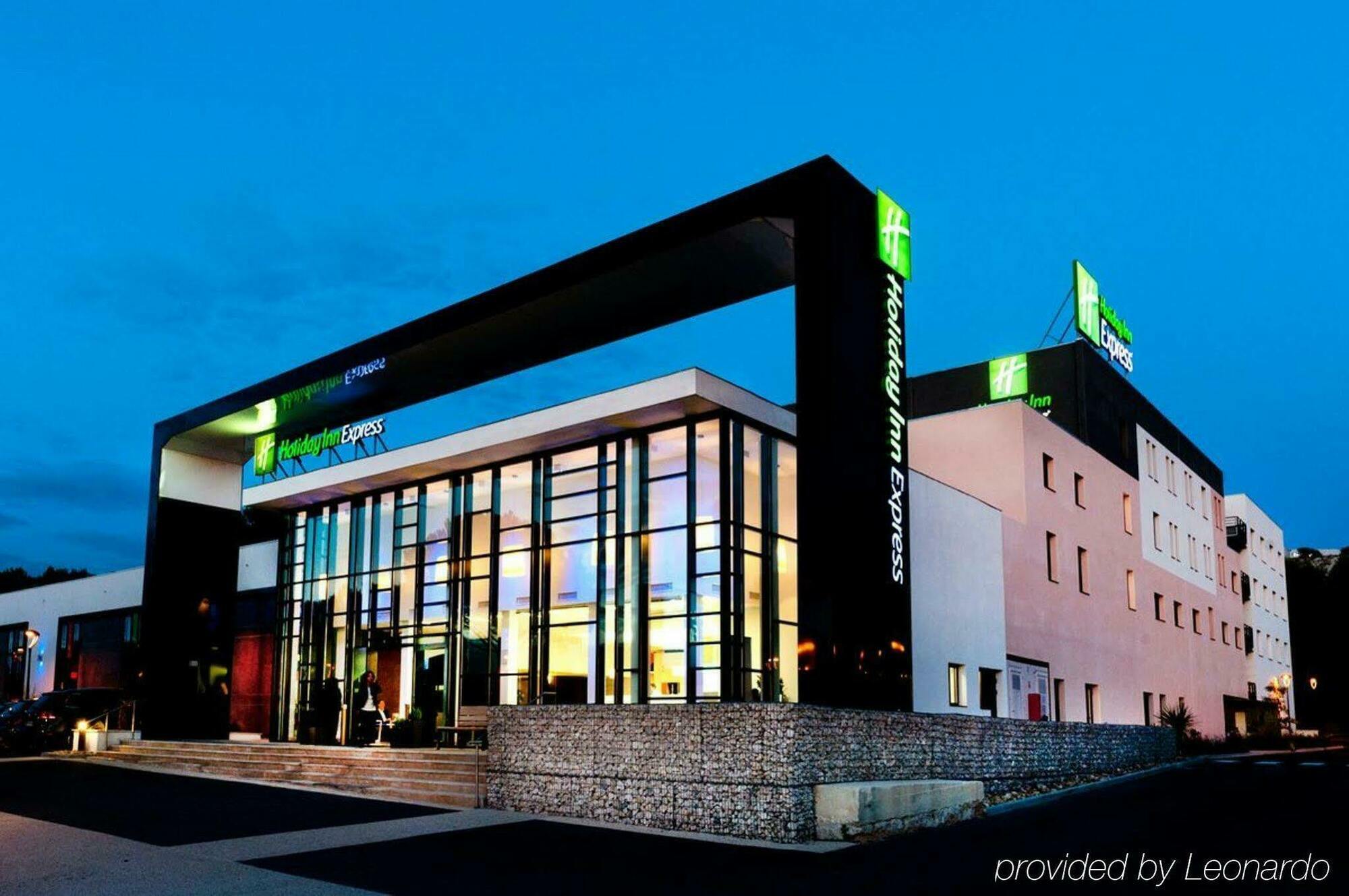 Holiday Inn - Marseille Airport By Ihg Vitrolles  Bagian luar foto
